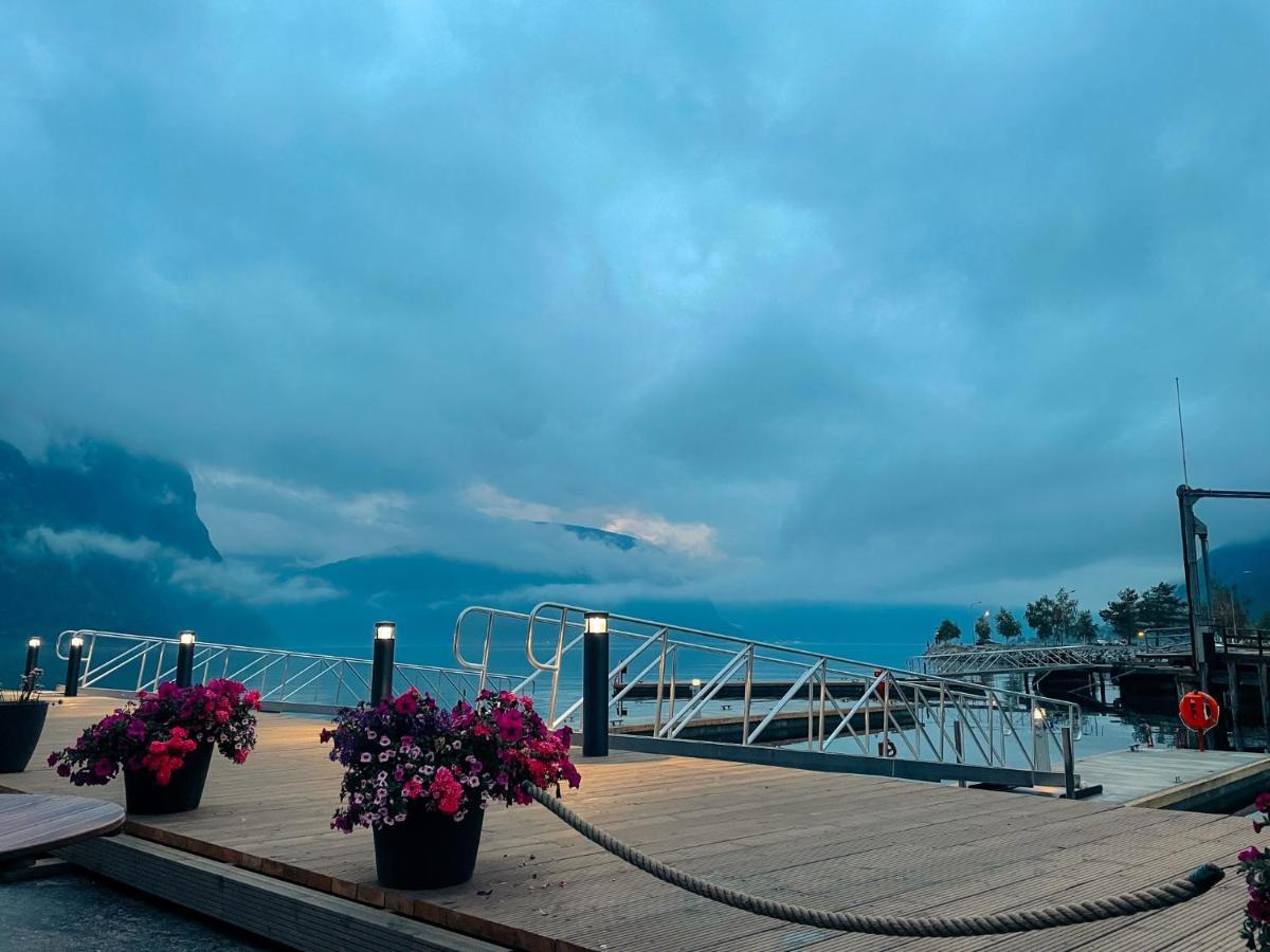 Valldal Fjord Lodge B&B Екстер'єр фото