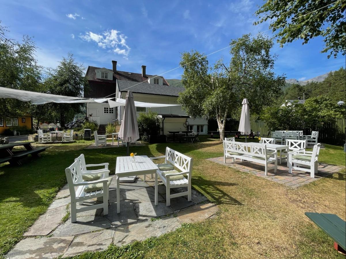 Valldal Fjord Lodge B&B Екстер'єр фото