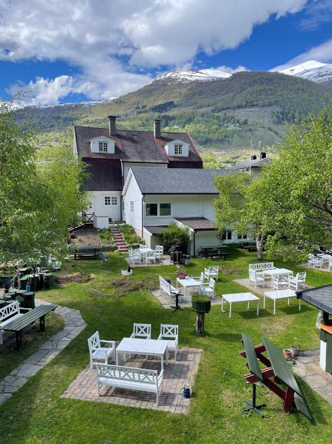 Valldal Fjord Lodge B&B Екстер'єр фото