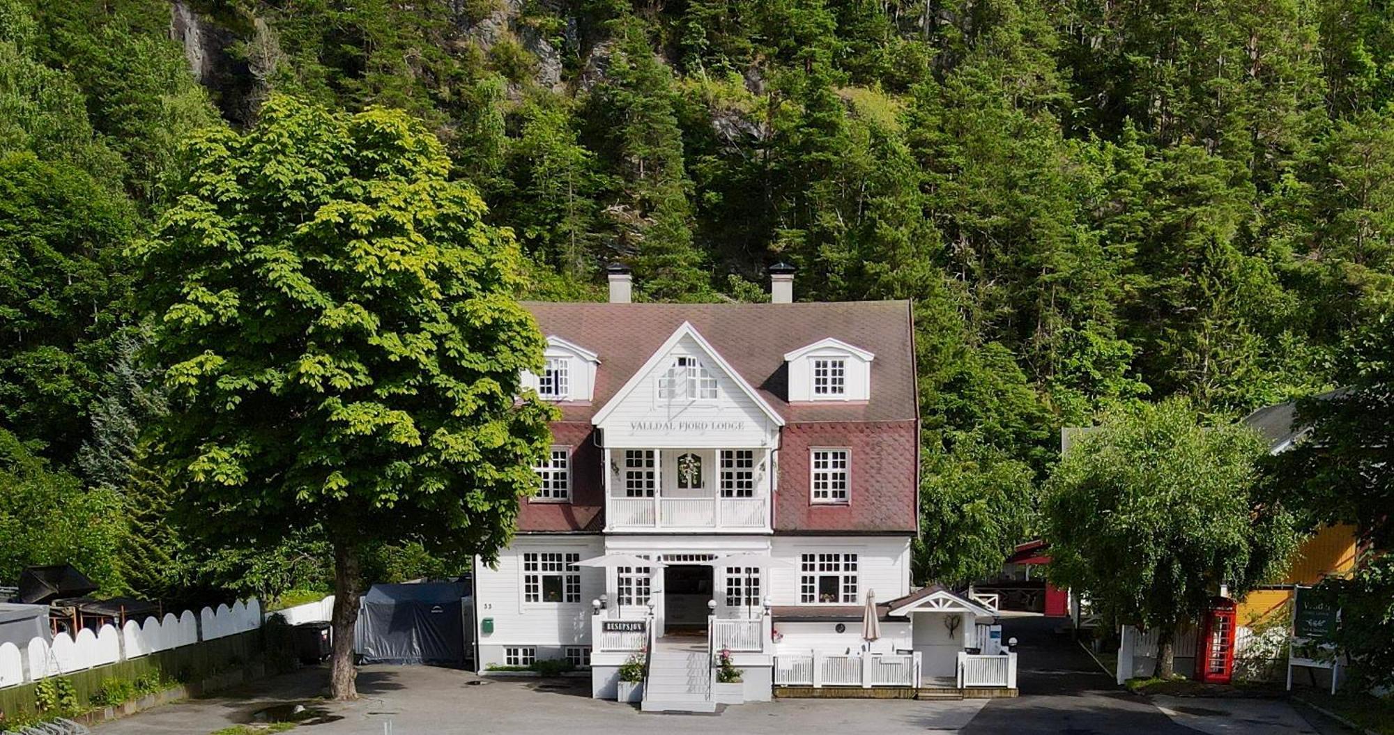 Valldal Fjord Lodge B&B Екстер'єр фото
